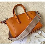 ����� ��Ƽ���� ������ �̴� ����� B0273-2